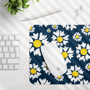 Daisy Pattern, Floral Pattern, White Daisies Mouse Pad