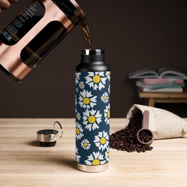 Daisy Pattern, Floral Pattern, White Daisies Water Bottle (Coffee)