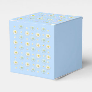 Daisy Pattern on light blue background Favor Box