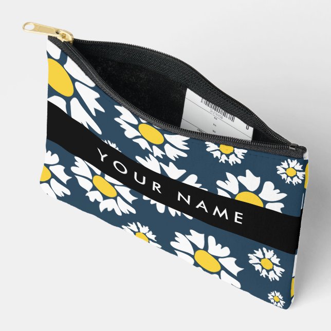 Daisy Pattern, White Daisies, Your Name Accessory Pouch (Open)