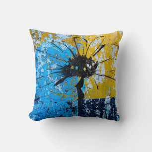 Daisy Throw Pillow