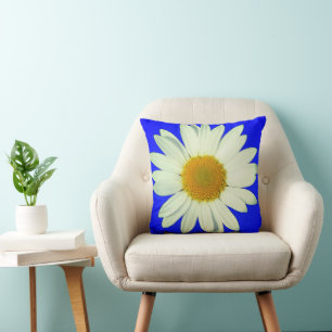 Daisy Throw Pillow