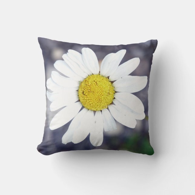 Daisy Throw Pillow (Front)