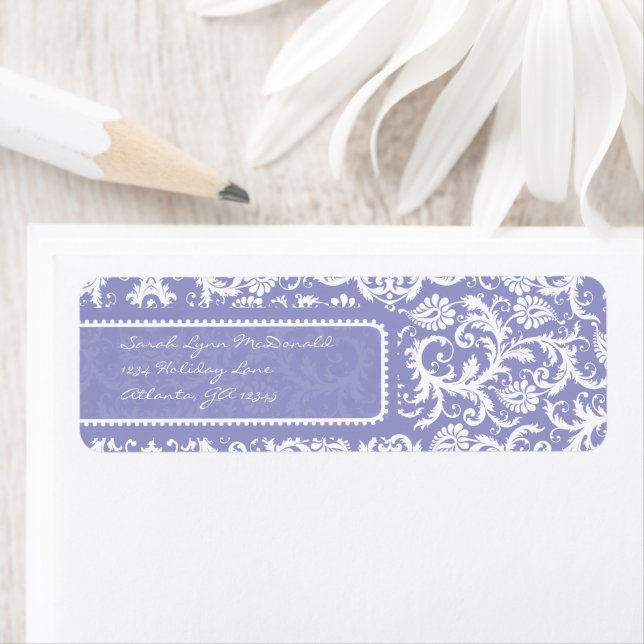 Damask blanc sur Lilac Adresse de retour (En situation)
