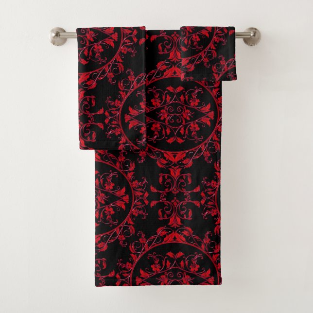 Damassé florale rouge de fête sur l'ensemble noir (En situation)