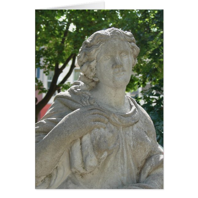 Dame de pierre (Devant)