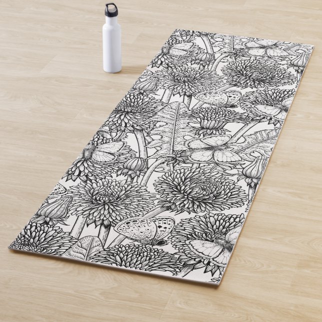 Dandelion meadow in black and white yoga mat (In Situ)
