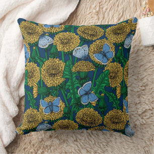 Dandelion medow throw pillow