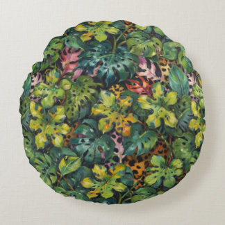 Dangerous Predator in the Tropics Round Pillow