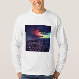 Dans le long T-shirt de douille de tempête
