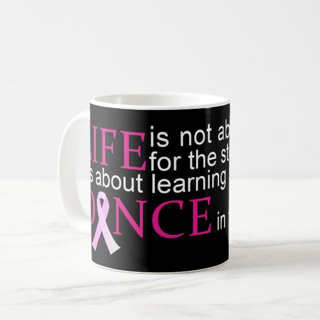 Danse dans la tasse de conscience de cancer du (Devant gauche)