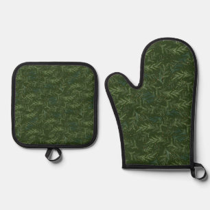 Dark Green Classic Pine Wreath Christmas Holiday Oven Mitt & Pot Holder Set