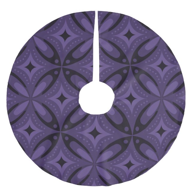 Dark Purple Coloured Retro Pattern Brushed Polyester Tree Skirt (Front)
