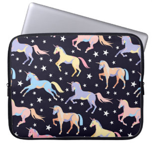 Dark unicorn pattern. Seamless unicorn and star de Laptop Sleeve