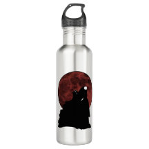 Dark wolf howlin at the moon
