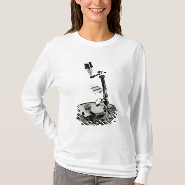 Darwin's microscope T-Shirt (Front)