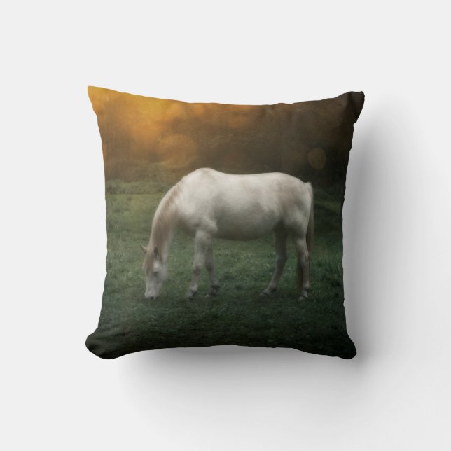 Das Pferd Throw Pillow (Front)