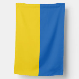 De Maison Drapeau ukrainien. Nous sommes avec l'Ukraine.