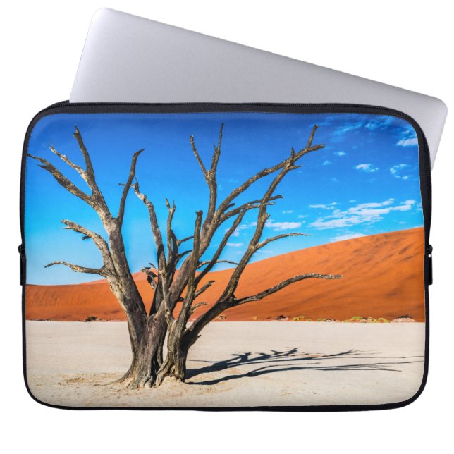 Dead tree in Deadvlei, Namibia Laptop Sleeve (Front)