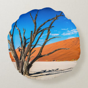 Dead tree in Deadvlei, Namibia Round Pillow