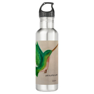 D'eau Bouteille isolée par colibri de boissons
