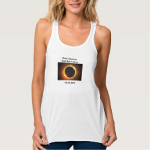 Débardeur total d'éclipse solaire