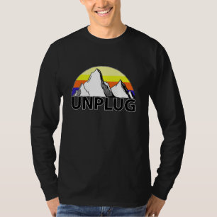 Débranchez dans le long T-shirt de douille de