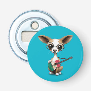 Décapsuleur Chiot de chiwawa jouant la guitare de drapeau