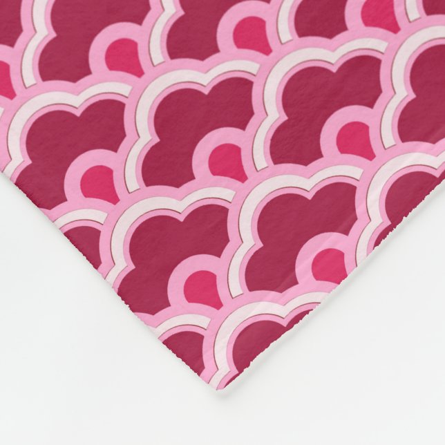 Deco Chinese Scallops, Burgundy Wine and Pink Fleece Blanket (Corner)