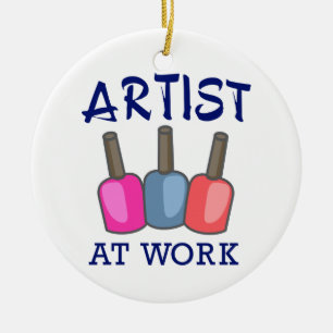 Décoration En Céramique Artiste au travail