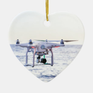 Décoration En Céramique drone volant au-dessus de la mer