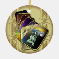 Les cartes de tarot ont personnalisé autour de
