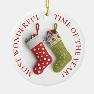 Décoration En Céramique Name & Date, Red & Green Christmas Stockings