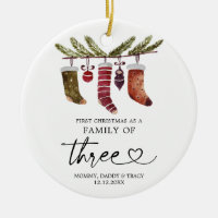 Premier Noël en famille de trois cadeaux ornementa
