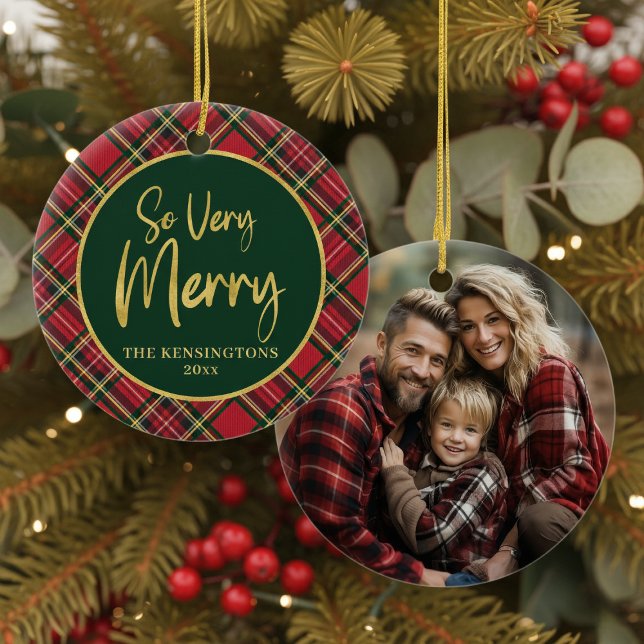 Décoration En Céramique Rouge Tartan Plaid Gold Script Noël (Red Tartan Plaid Gold Script Christmas Ceramic Ornament)
