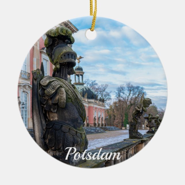 Décoration En Céramique Statues de chevalier en pierre près du palais à Po (Devant)