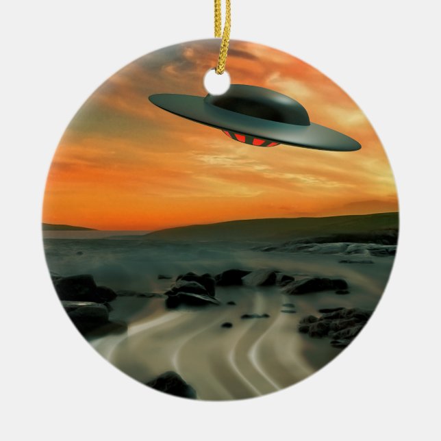 Décoration En Céramique UFO au-dessus de côte (Devant)