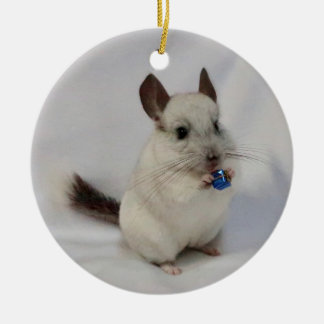 Décoration En Céramique White chinchilla standing holding present