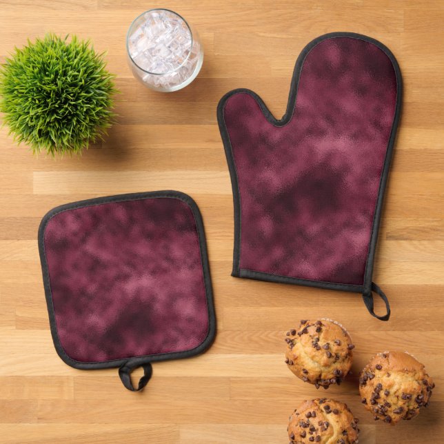 Deep Burgundy Red Christmas Oven Mitt & Pot Holder Set (Top Down)