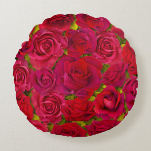 Deep Red Roses Romantic Pattern Round Pillow