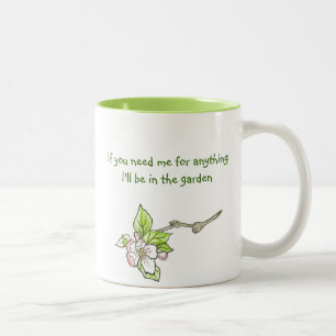 Dehors dans le jardin Mug