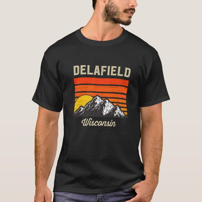 Delafield Wisconsin Retro City State USA T-Shirt (Front)