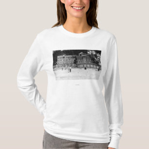 DeLake, Oregon View of Canyon Drive Apts. T-Shirt
