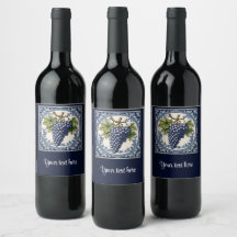 Delft-style grape bunch