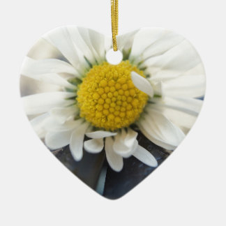 Delicate daisy ceramic ornament