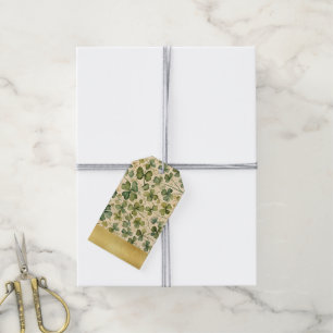 Delicate Green Shamrocks Seamless Gift Tags