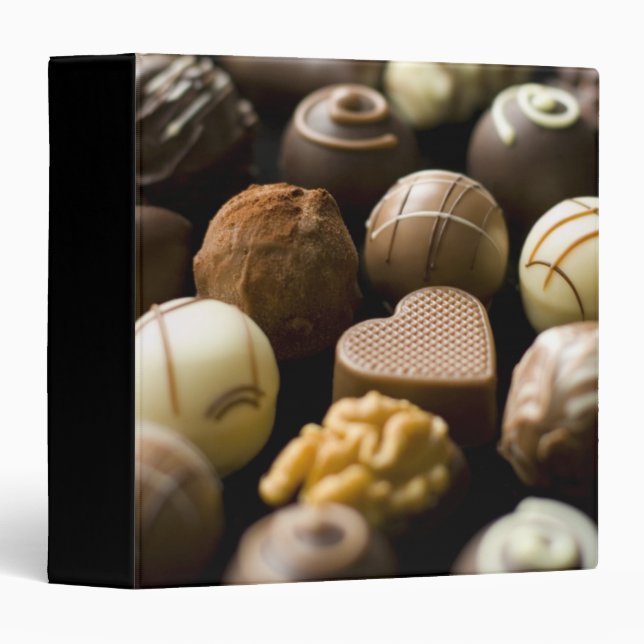 Delicious chocolate pralines binder (Front/Spine)