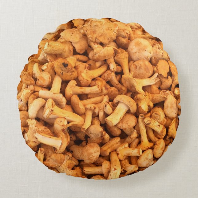 Delicious yellow mushrooms round pillow (Front)