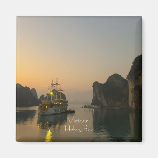 Delightful sunset in Halong Bay Vietnam Case-Mate Magnet
