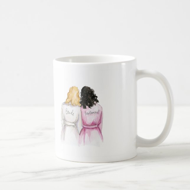 Demoiselle d'honneur ? La blonde de tasse ondule (Droite)